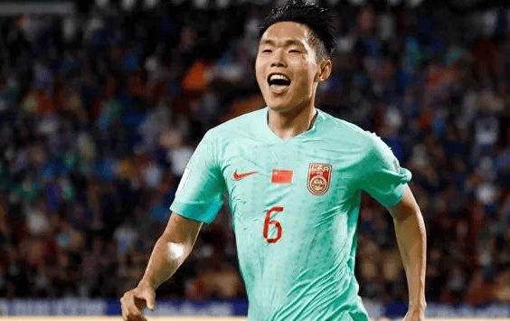 关于国安客场2-1胜重庆力帆，领跑积分榜的信息