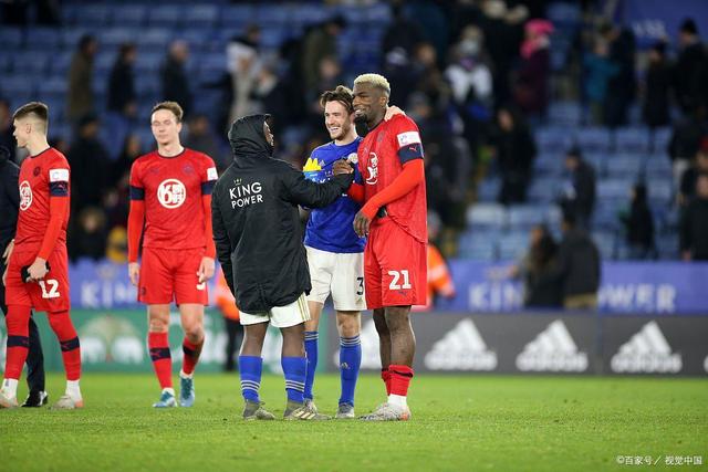 不伦瑞克主场失利,暂时排名下滑的简单介绍 不伦瑞克主场失利,暂时排名下滑的简单介绍