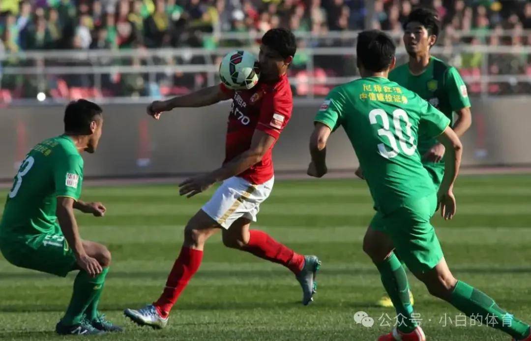 国安球员出色表现,全队配合默契向对手施压的简单介绍 国安球员出色表现,全队配合默契向对手施压的简单介绍