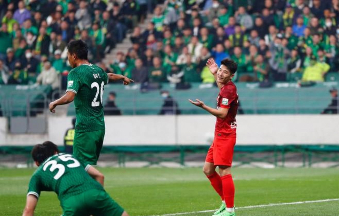 国安球员出色表现,全队配合默契向对手施压的简单介绍 国安球员出色表现,全队配合默契向对手施压的简单介绍