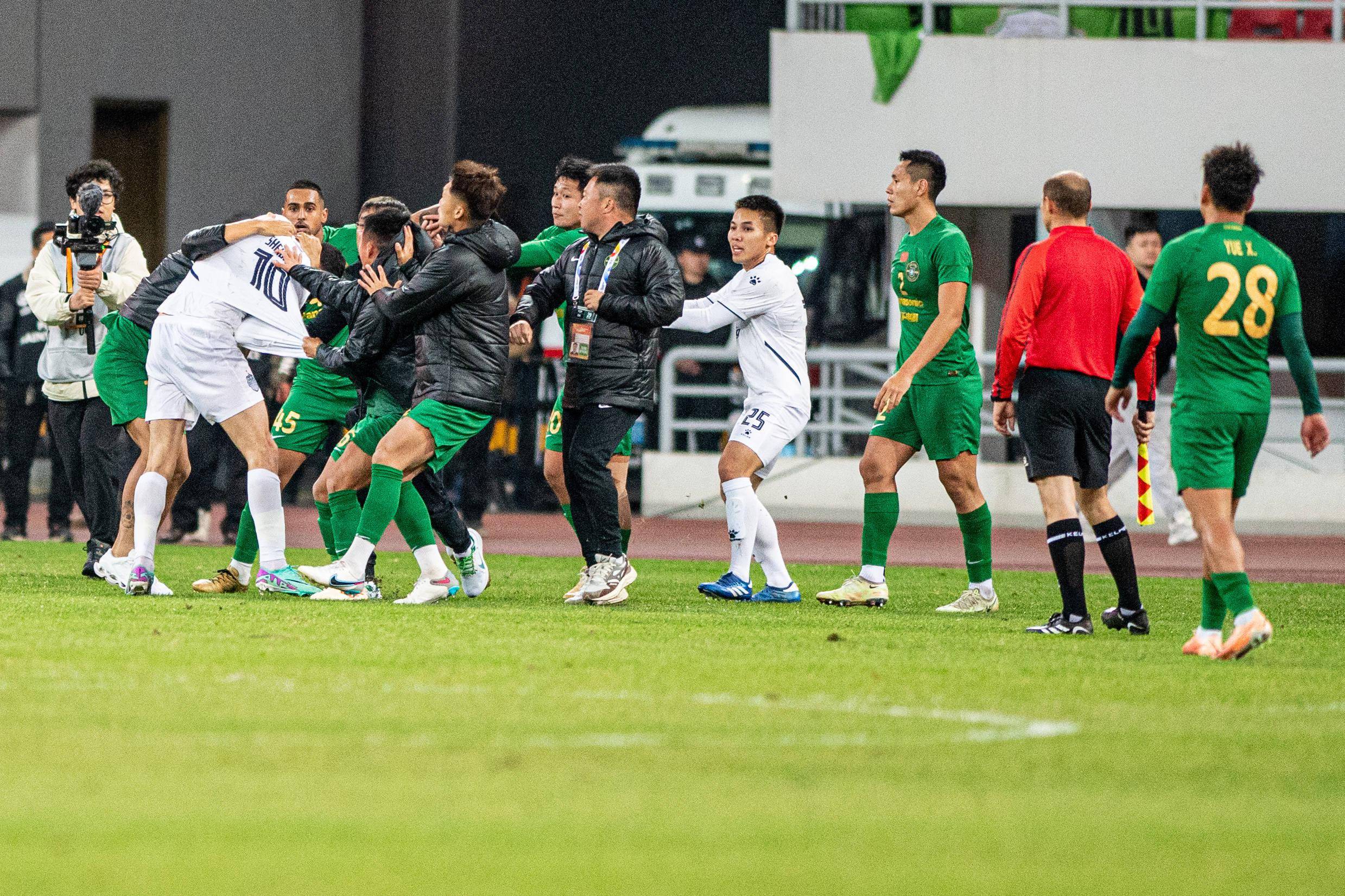 浙江世纪队主攻手伤愈归队,球队实力大增的简单介绍 浙江世纪队主攻手伤愈归队,球队实力大增的简单介绍