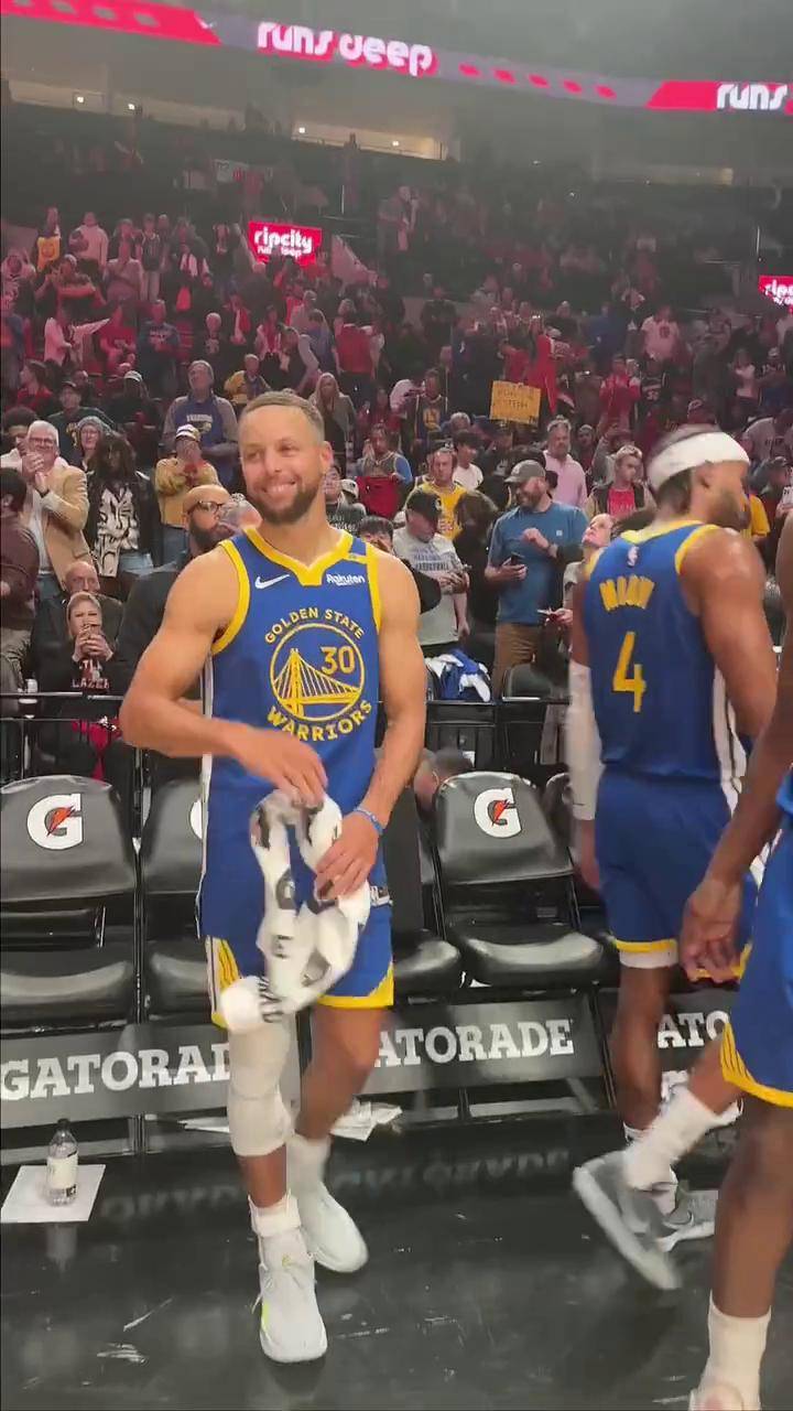 勇士大胜开拓者,挺进西部前四 勇士大胜开拓者,挺进西部前四