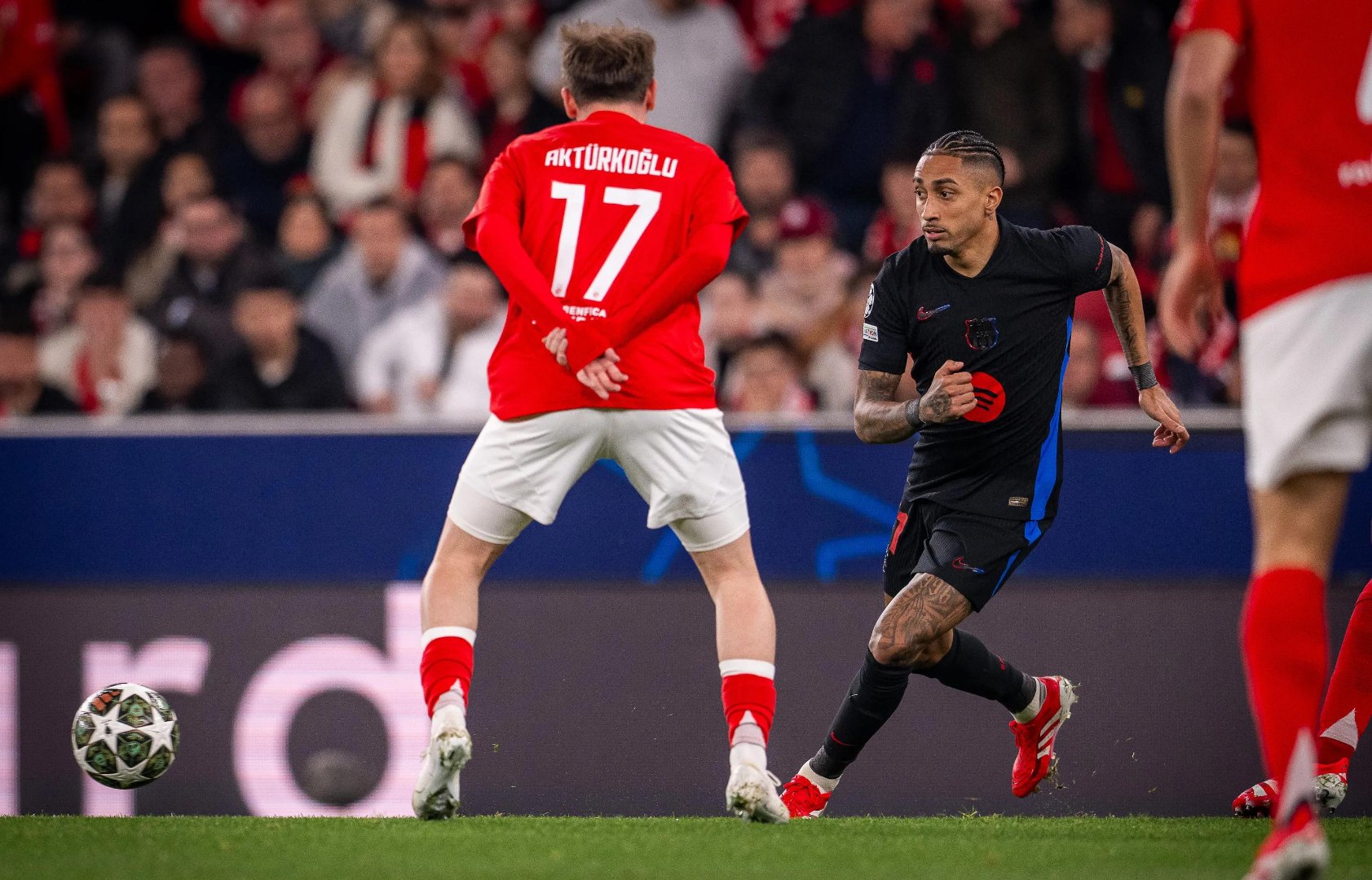 aoa体育官网-卡利亚里客场惨败，保级形势雪上加霜