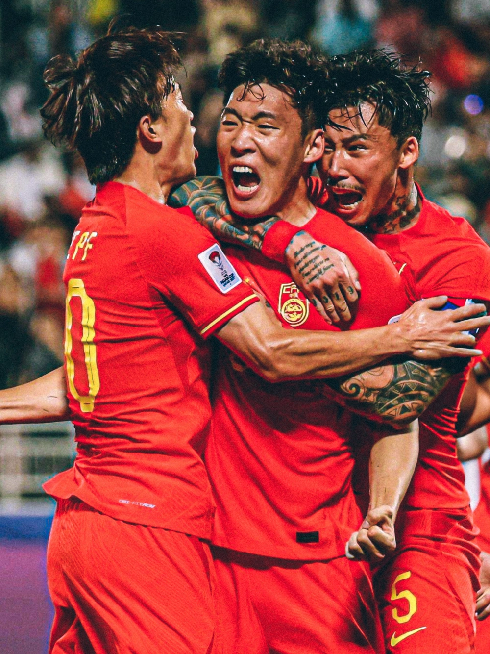 国内足球联赛激情对抗即将上演