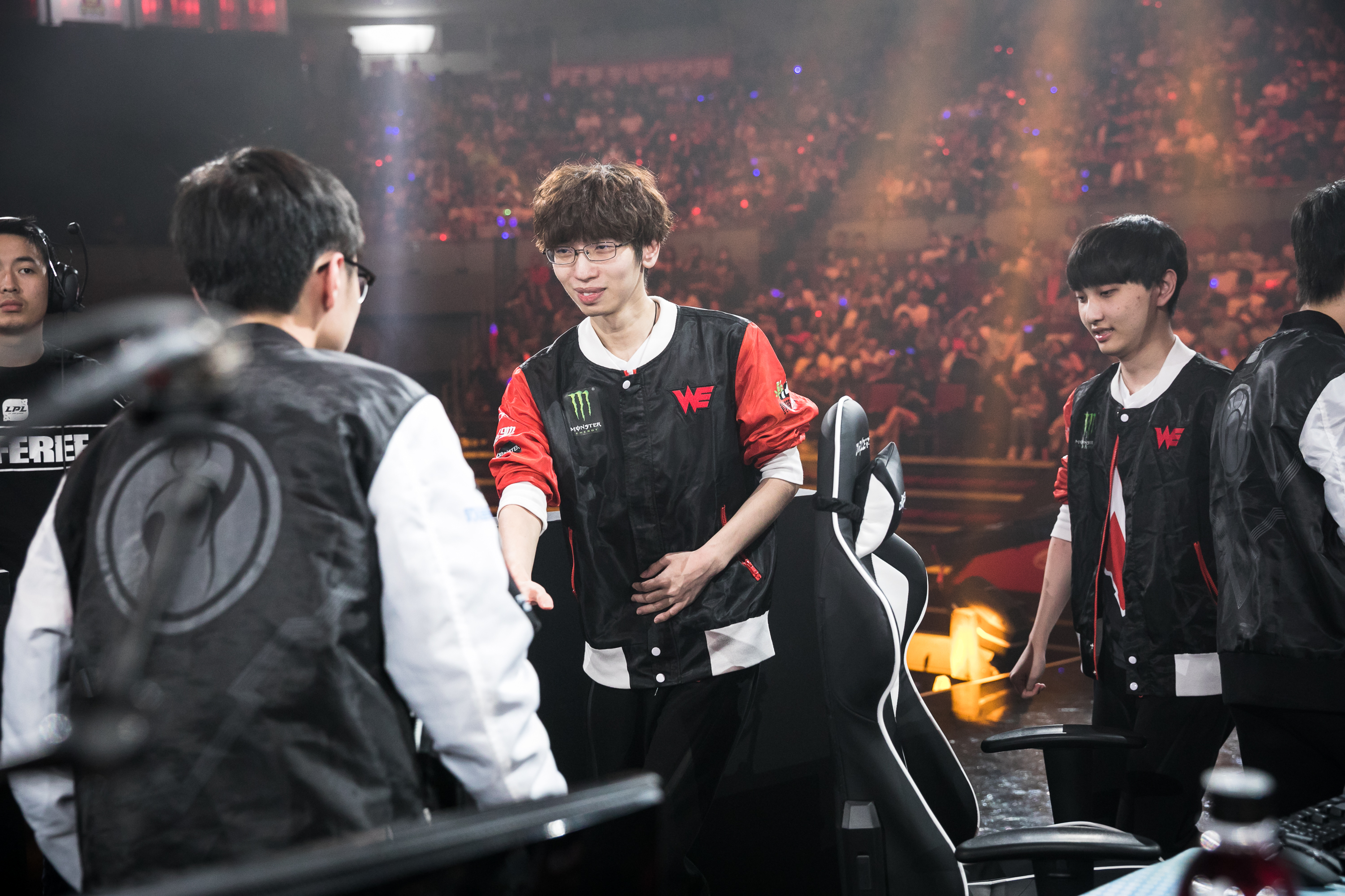 aoa体育视频-包含秘鲁队战胜强敌，欧洲预选赛竞技水平高涨的词条