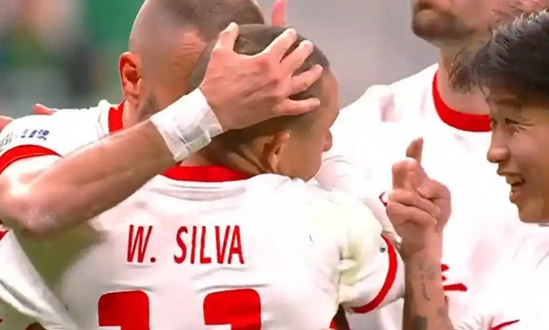 包含阿尔梅里亚客场惜败，保级形势严峻的词条