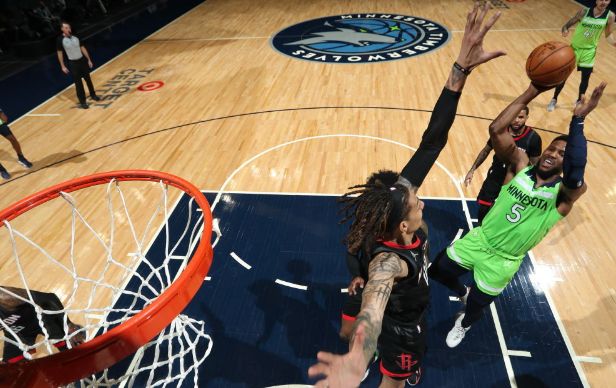 狼队客场狂胜,继续保持强劲状态 狼队客场狂胜,继续保持强劲状态