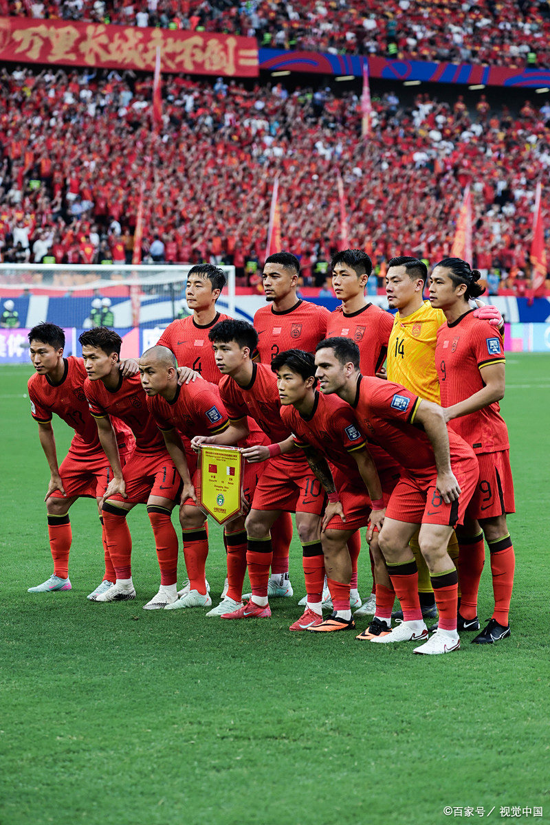 阿联酋足球锦标赛精彩进程，优胜队伍傲视群雄的简单介绍